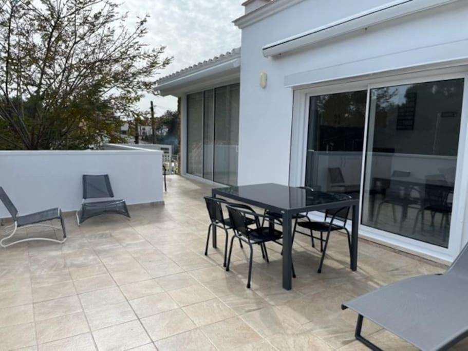 T2 Climatise + Parking 500 M Plage/centre Appartement