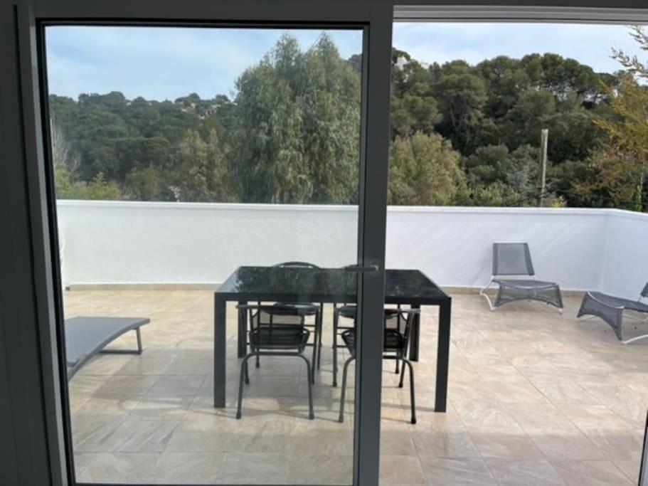 T2 Climatise + Parking 500 M Plage/centre *