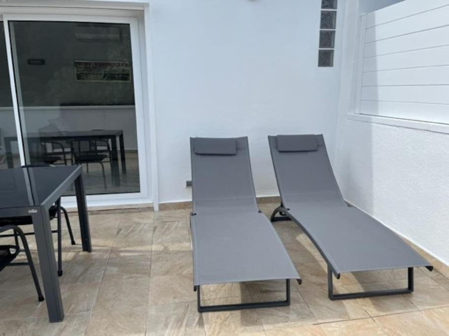 T2 Climatise + Parking 500 M Plage/centre Appartement