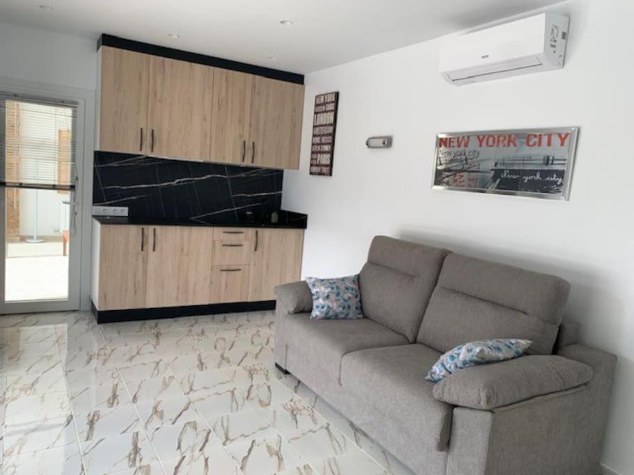 T2 Climatise + Parking 500 M Plage/centre Appartement *