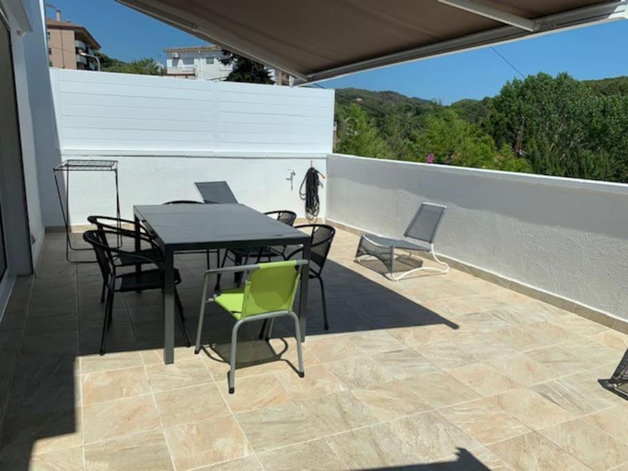 T2 Climatise + Parking 500 M Plage/centre Appartement
