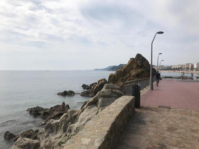 T2 Climatise + Parking 500 M Plage/centre Appartement *